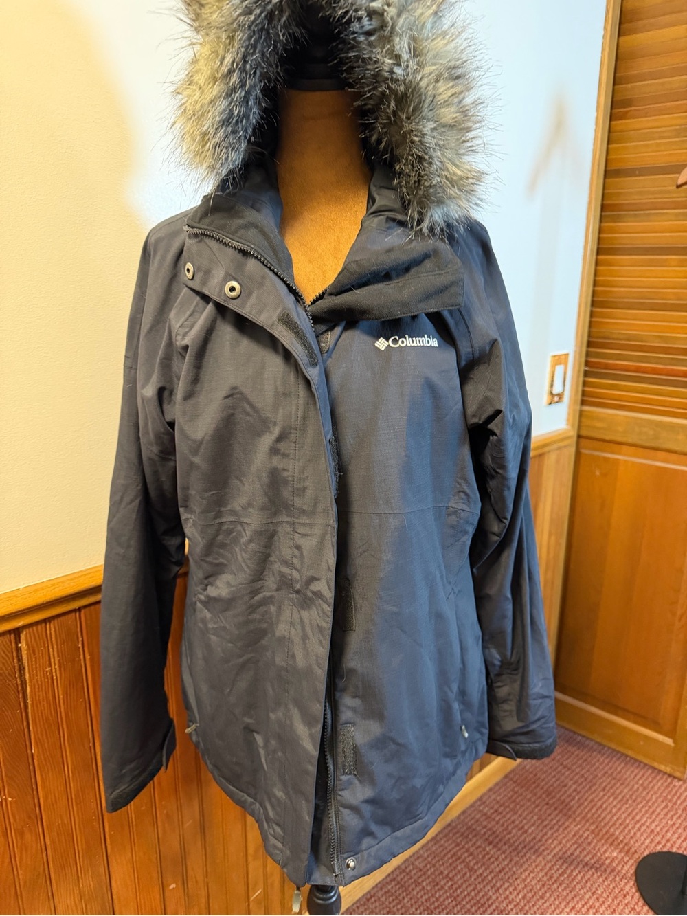 Columbia Women's Black Hooded Ski Jacket with Faux Fur Trim
